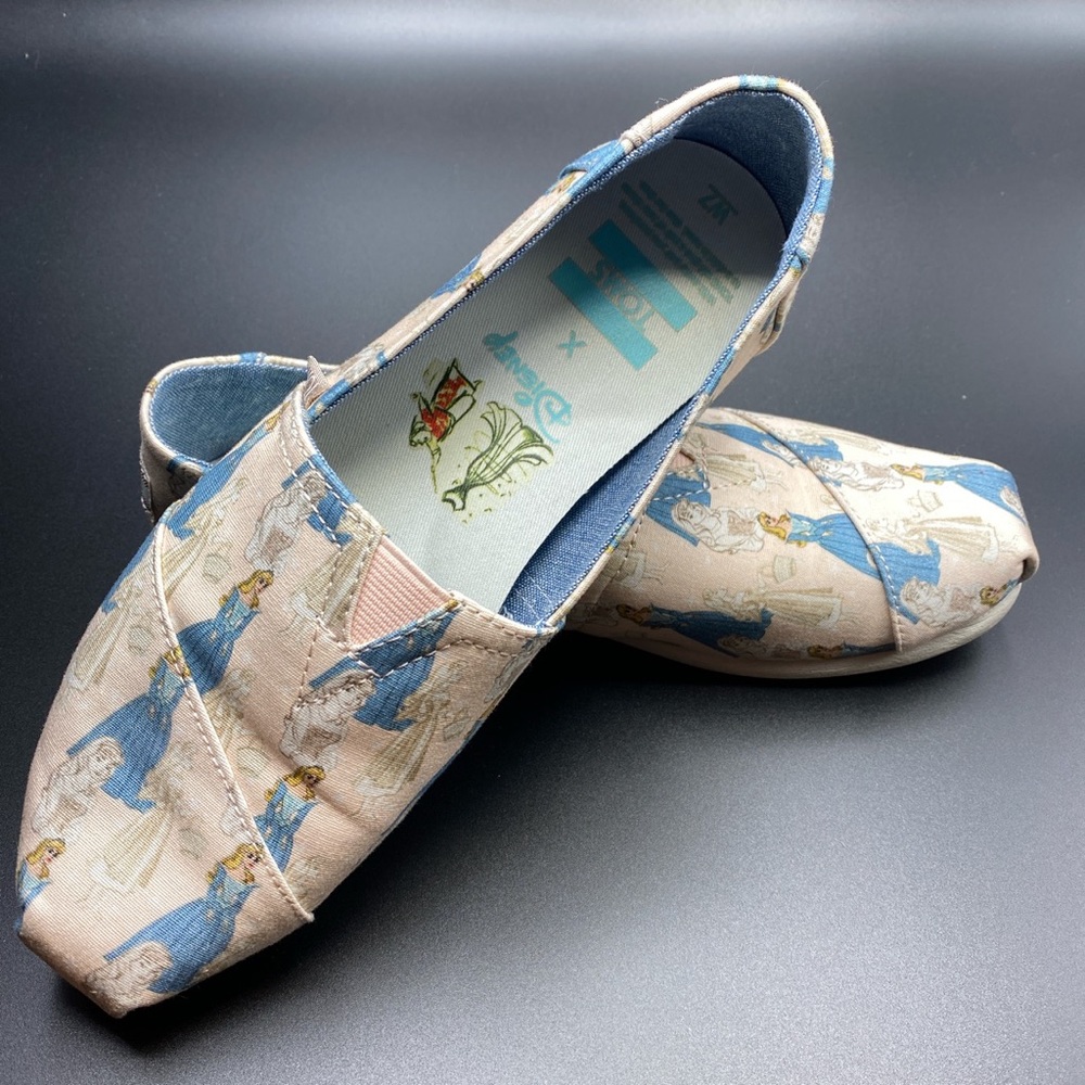 DISNEY x TOMS Sleeping beauty Flats